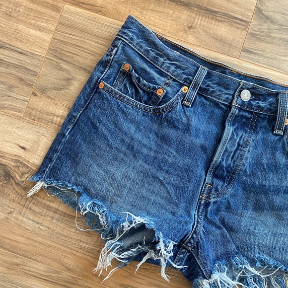 Levi’s 501 Dark wash Cut off Button Fly denim Jean Shorts - Picture 2 of 8